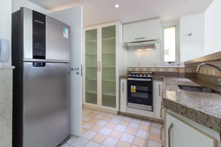 Apartamento para alugar com 95m², 2 quartos e 2 vagas Apartamento para alugar com 95m², 2 quartos e 2 vagasCozinha