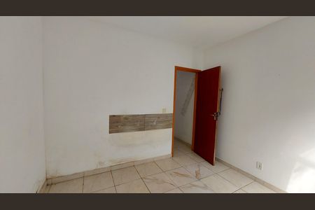 Quarto de casa para alugar com 1 quarto, 67m² em Valverde, Nova Iguaçu