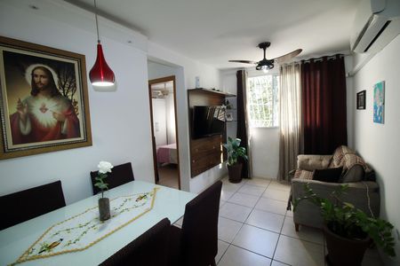 Sala de apartamento à venda com 2 quartos, 50m² em Parada de Lucas, Rio de Janeiro