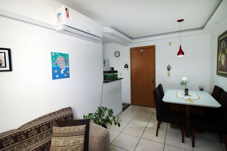 Sala de apartamento à venda com 2 quartos, 50m² em Parada de Lucas, Rio de Janeiro