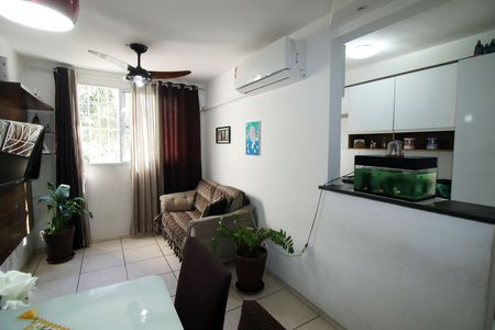 Sala de apartamento à venda com 2 quartos, 50m² em Parada de Lucas, Rio de Janeiro