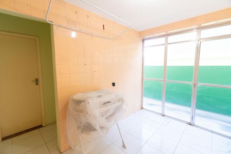 Área de serviço de casa à venda com 3 quartos, 144m² em Vila Fachini, São Paulo