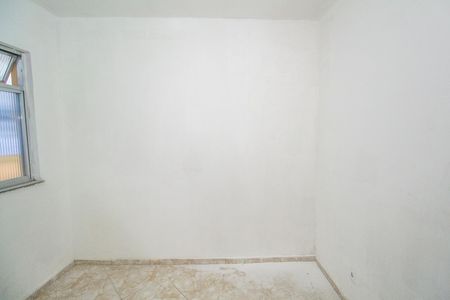 Quarto de casa para alugar com 1 quarto, 45m² em Marechal Hermes, Rio de Janeiro