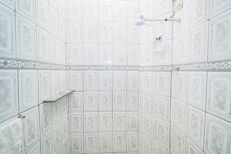 Banheiro de casa para alugar com 1 quarto, 45m² em Marechal Hermes, Rio de Janeiro