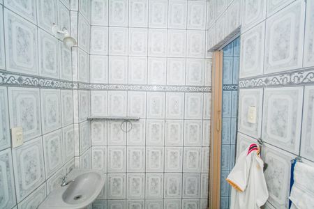 Banheiro de casa para alugar com 1 quarto, 45m² em Marechal Hermes, Rio de Janeiro