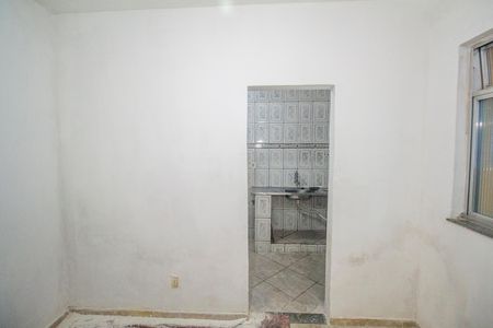 Sala de casa para alugar com 1 quarto, 45m² em Marechal Hermes, Rio de Janeiro
