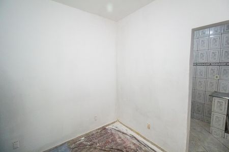 Sala de casa para alugar com 1 quarto, 45m² em Marechal Hermes, Rio de Janeiro