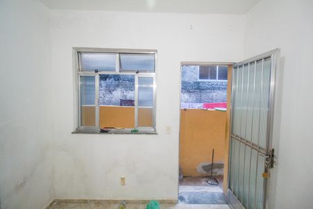 Sala de casa para alugar com 1 quarto, 45m² em Marechal Hermes, Rio de Janeiro