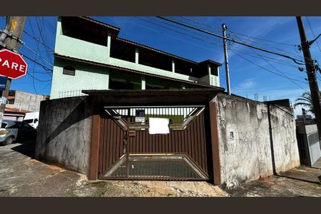 Fachada de casa à venda com 3 quartos, 257m² em Parque Capuava, Santo André