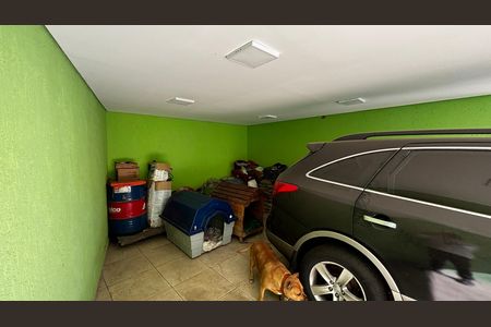 Garagem de casa à venda com 3 quartos, 257m² em Parque Capuava, Santo André