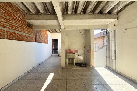 Casa para alugar com 180m², 2 quartos e sem vagaÁrea de Serviço
