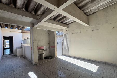 Casa para alugar com 180m², 2 quartos e sem vagaÁrea de Serviço