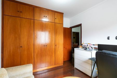 Casa de condomínio à venda com 268m², 4 quartos e 4 vagas