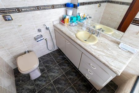 Casa de condomínio à venda com 268m², 4 quartos e 4 vagas