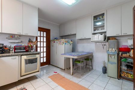Casa de condomínio à venda com 268m², 4 quartos e 4 vagas