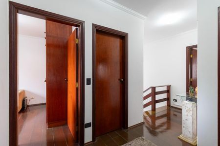 Casa de condomínio à venda com 268m², 4 quartos e 4 vagas