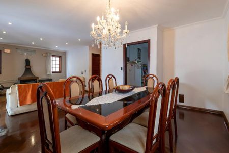 Casa de condomínio à venda com 268m², 4 quartos e 4 vagas