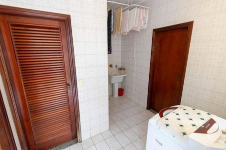 Casa de condomínio à venda com 268m², 4 quartos e 4 vagas