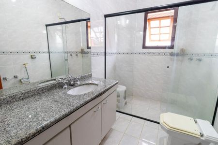 Casa de condomínio à venda com 268m², 4 quartos e 4 vagas