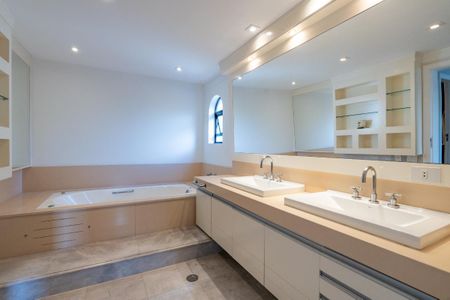 Apartamento à venda com 301m², 4 quartos e 3 vagas