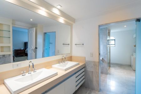 Apartamento à venda com 301m², 4 quartos e 3 vagas