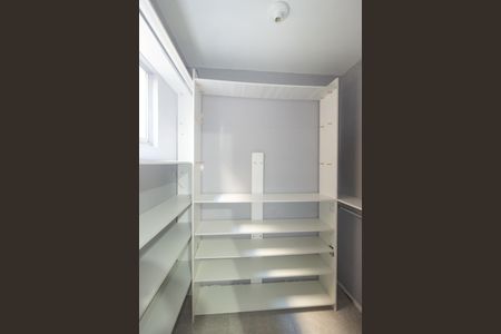 Casa à venda com 90m², 3 quartos e 2 vagas Casa à venda com 90m², 3 quartos e 2 vagasCloset do Quarto 1
