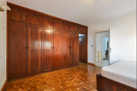 Casa à venda com 3 quartos, 250m² em Jardim da Gloria, São Paulo