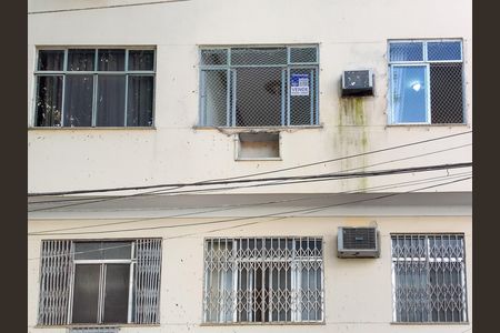 Apartamento à venda com 70m², 2 quartos e sem vaga Apartamento à venda com 70m², 2 quartos e sem vagaFachada e portaria
