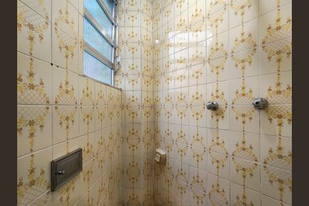 Apartamento à venda com 70m², 2 quartos e sem vaga Apartamento à venda com 70m², 2 quartos e sem vagaBanheiro de serviço
