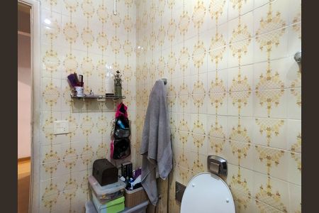 Apartamento à venda com 70m², 2 quartos e sem vaga Apartamento à venda com 70m², 2 quartos e sem vagaBanheiro Corredor