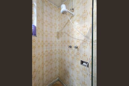 Apartamento à venda com 70m², 2 quartos e sem vaga Apartamento à venda com 70m², 2 quartos e sem vagaBanheiro Corredor