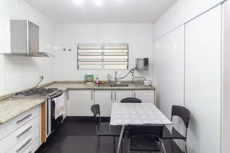 Casa para alugar com 160m², 3 quartos e 1 vaga Casa para alugar com 160m², 3 quartos e 1 vagaCozinha