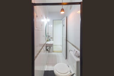 Casa para alugar com 160m², 3 quartos e 1 vaga Casa para alugar com 160m², 3 quartos e 1 vagaBanheiro Social