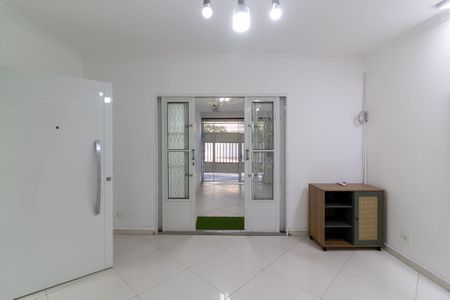 Casa para alugar com 160m², 3 quartos e 1 vaga Casa para alugar com 160m², 3 quartos e 1 vagaSala