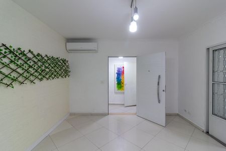 Casa para alugar com 160m², 3 quartos e 1 vaga Casa para alugar com 160m², 3 quartos e 1 vagaSala