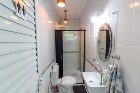 Casa para alugar com 160m², 3 quartos e 1 vaga Casa para alugar com 160m², 3 quartos e 1 vagaBanheiro Social