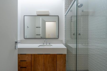 Casa de condomínio à venda com 300m², 3 quartos e 4 vagas