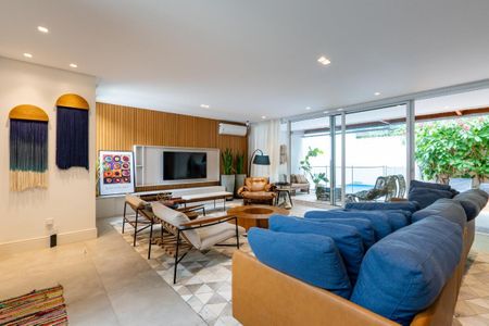 Casa de condomínio à venda com 300m², 3 quartos e 4 vagas