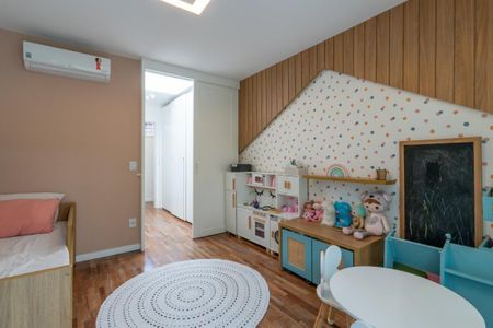 Casa de condomínio à venda com 300m², 3 quartos e 4 vagas