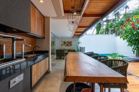 Casa de condomínio à venda com 300m², 3 quartos e 4 vagas