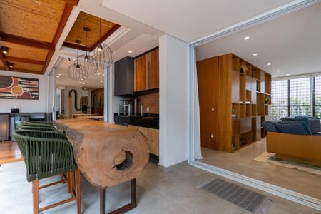 Casa de condomínio à venda com 300m², 3 quartos e 4 vagas
