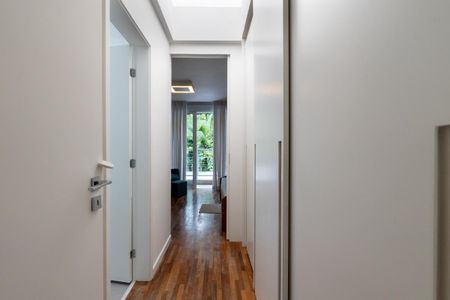 Casa de condomínio à venda com 300m², 3 quartos e 4 vagas