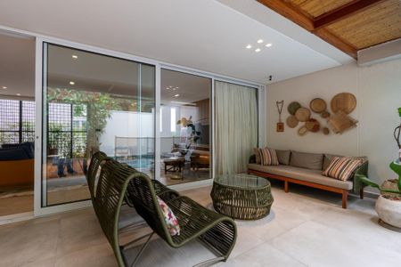 Casa de condomínio à venda com 300m², 3 quartos e 4 vagas