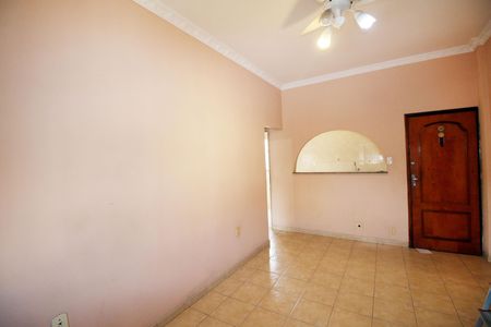 Sala de apartamento para alugar com 1 quarto, 43m² em Ramos, Rio de Janeiro
