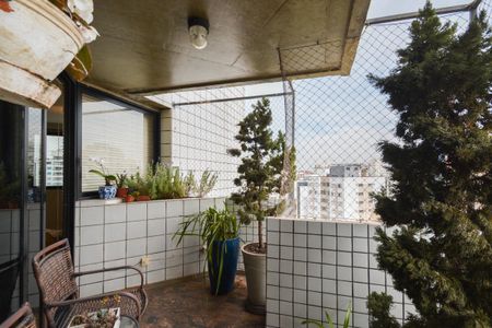 Apartamento à venda com 202m², 3 quartos e 3 vagas
