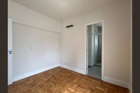 Apartamento à venda com 77m², 2 quartos e 1 vaga