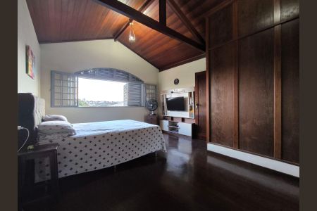 Casa à venda com 4 quartos, 303m² em Floramar, Belo Horizonte