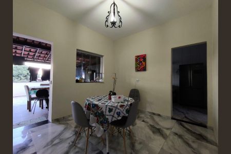 Casa à venda com 4 quartos, 303m² em Floramar, Belo Horizonte