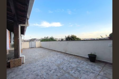 Casa à venda com 4 quartos, 303m² em Floramar, Belo Horizonte