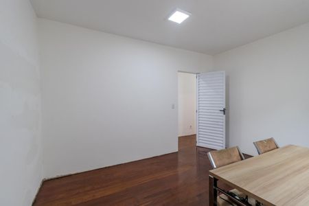 Casa à venda com 8 quartos, 265m² em Santo Amaro, São Paulo